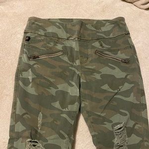 Rock & Republic Camo Jeggings